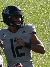 Hawaii quarterbacks Nov. 6 vs. San Diego State (cropped).jpg