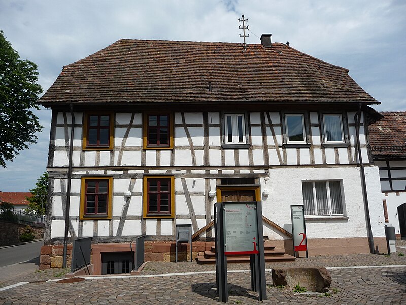 File:Herxheimer-Museum-1.JPG