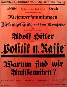 Einladung zu einer NSDAP-Veranstaltung im Kronebau in München am 20. April 1923: „Es wird sprechen unser Führer Pg. Adolf Hitler über: ‚Politik u. Rasse‘ – Warum sind wir Antisemiten?“ (Quelle: Wikimedia)