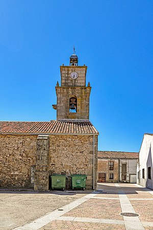 Iglesia de Nuestra Señora de la Misericordia en Valdelacasa torre lateral.jpg