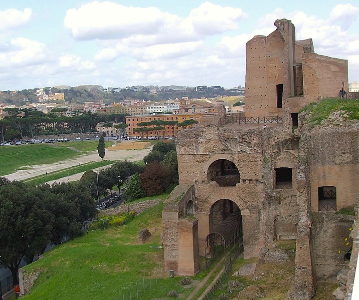 File:Imperial Palace on the Palatine overlooking the Circus Maximus2.JPG