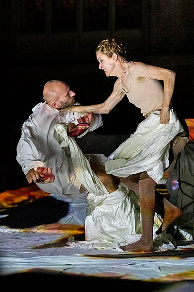 File:Inga Busch, Moritz Grove - 2019191223319 2019-07-10 Fotoprobe Nibelungen Festspiele Worms Überwältigung - 2769 - AK8I1707.jpg