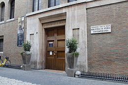 Entrée de la bibliothèque Oriani Ravenna.JPG