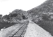 Erst spät wurde die Narentabahn bis an die Adria verlängert. Bau der Eisenbahnlinie zwischen Rogotin und Ploče um 1941.