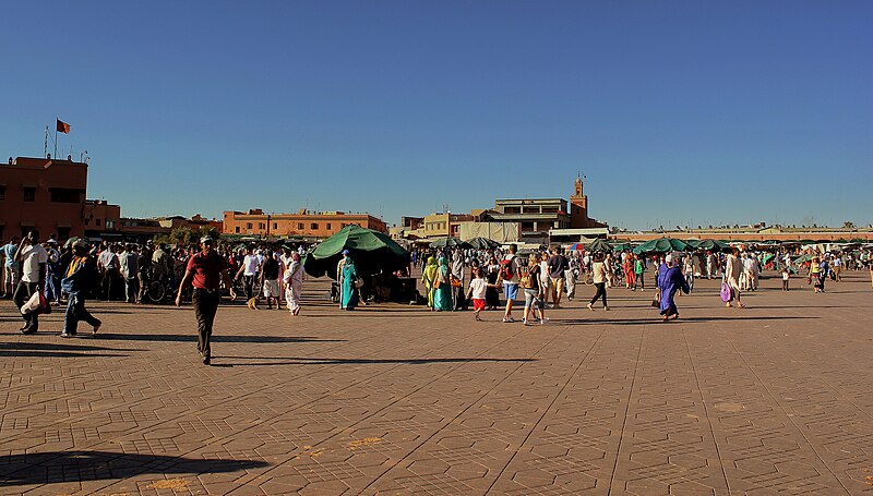 File:JEMAA EL FNA SQUARE MARRAKECH MOROCCO APRIL 2013 (8894364598).jpg