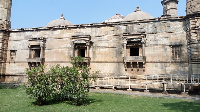 File:Jami masjid Jarukha.jpg