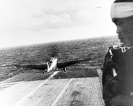 Tập tin:Japanese plane leaves Shokaku-Pearl Harbor.jpg