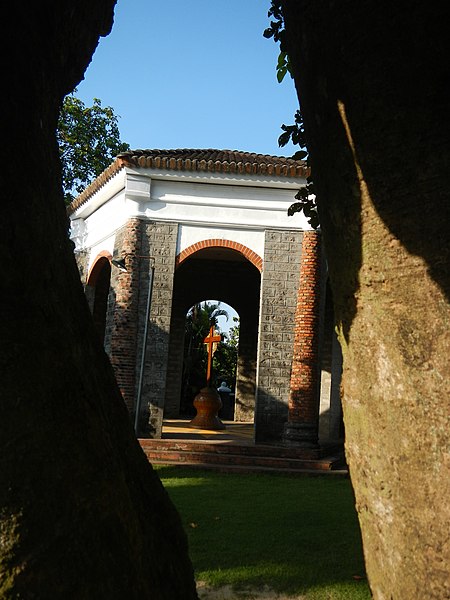 File:JfShrine57MeytoBulacanfvf.JPG