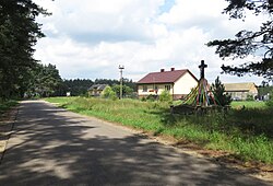 Haus am Straßenrand in Kraszewo-Rory