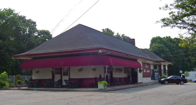 File:Katonah old station.jpg