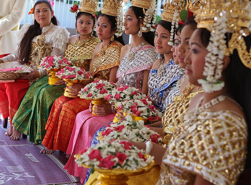 File:Khmer New Year GA2010-146.jpg