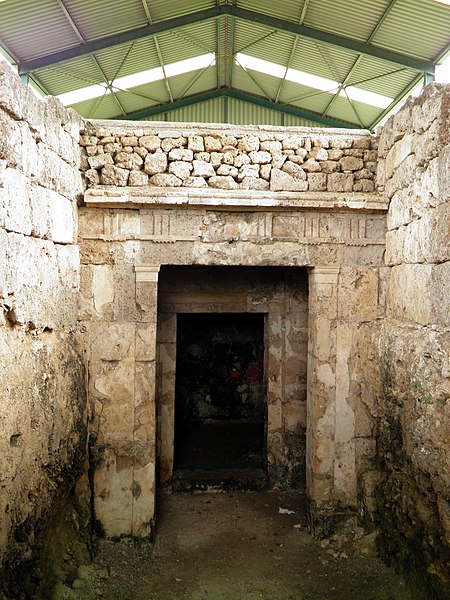 File:Kinchs Tomb (Macedonian tomb), Lefkadia, Ancient Mieza (7272131400).jpg