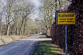 The old Bassumer Weg leads through the village.