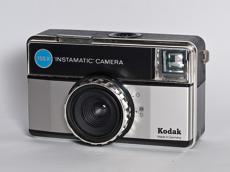 File:Kodak instamatic camera 155x.jpg