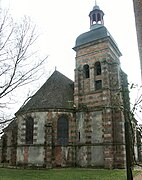 La tour-clocher et l'abside nord-ouest.