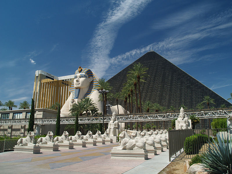 Luxor Las Vegas - Wikipedia