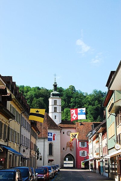 File:Laufen BL city gate.jpg