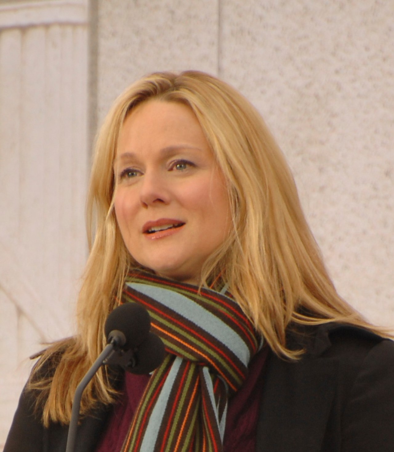 Laura Linney 2004