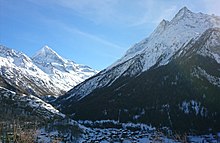 Vue sur Les Haudères, Val d'Hérens, Valais, Suisse (janvier 2018).