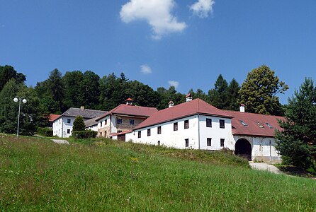 Maisons à Lučenice.