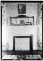MANTEL IN S. E. REAR ROOM, SECOND FLOOR - J. O. Banks House and Smokehouse, Springfield Avenue and Pickens Street, Eutaw, HABS ALA,32-EUTA,8-7.tif