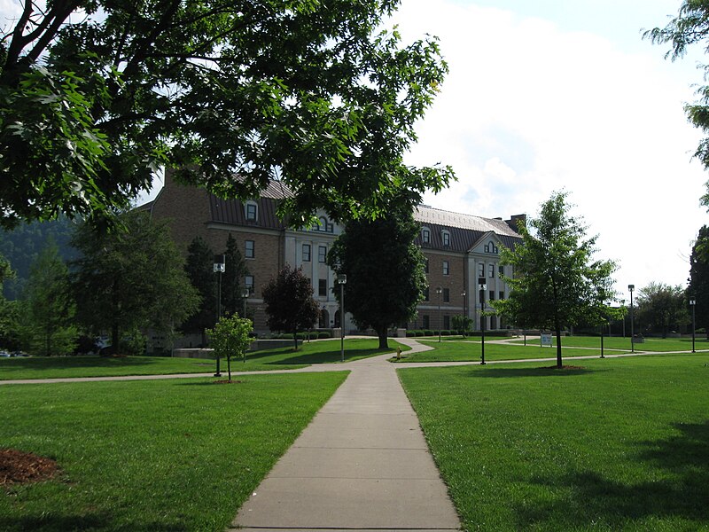 File:Massie Hall at Shawnee State University.jpg