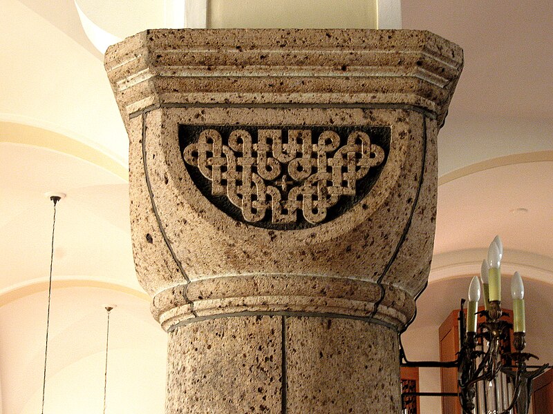 File:Matsugamine Catholic Church (Utsunomiya, Tochigi) - interior, column capital.jpg