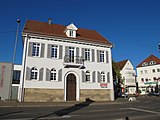 Deutsch: Villa Winkler. Zweigeschossiger Putzbau über hohem Sockel mit Balkon und Giebelfußgesims, um 1840.