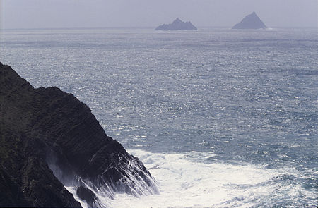 English: The Cliffs of Moher - a view off Skellig Islands Polski: Klify Moher - widok na wyspy Skellig