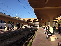 Monasitr tren estación