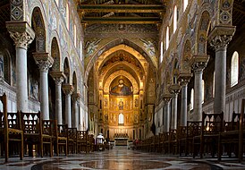 Interieur van de kathedraal in Montreal op Sicilië