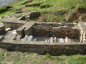 Habitáculo con forno do Castro de Punta dos Prados en Espasante, no concello de Ortigueira