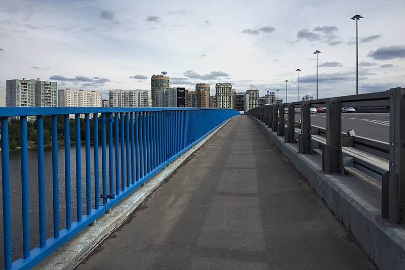 File:Moscow, Leningradsky Bridge (30806823053).jpg