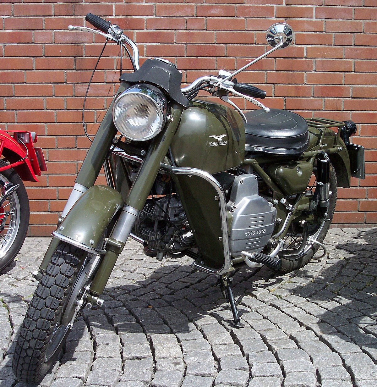 File:Moto Guzzi Nuovo Falcone (Militaria green vl).jpg - Wikimedia Commons