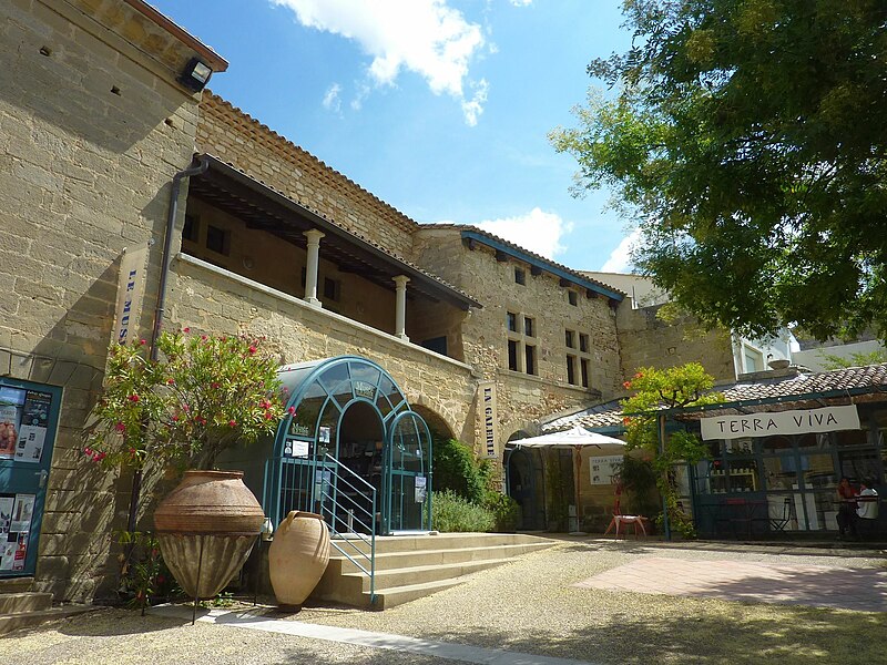 File:Musée de la poterie méditerranéenne, Saint-Quentin-la-Poterie.jpg