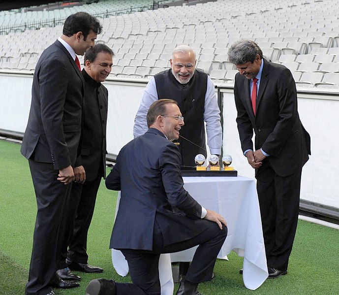 File:Narendra Modi with the Prime Minister of Australia, Mr. Tony Abbott, Shri Sunil Gavaskar, Shri Kapil Dev and Shri V.V.S. Laxman at the Civic Reception hosted by the Australian PM, at MCG, Australia on November 18, 2014 (4).jpg