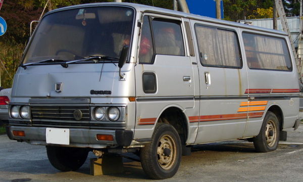 Nissan Caravan (E23) LWB