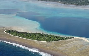 Nukuteatea islet - aerial view