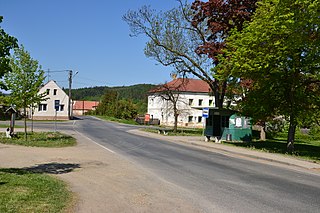 Oráčov 2018-05-05 Zastávka.jpg