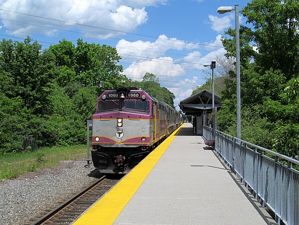 An outbound Middleborough/Lakeville train arriving at Holbrook/Randolph in 2017