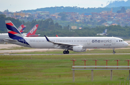 LATAM Brasil Airbus A321-200 in oneworld livery.