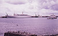Kreuzfahrtschiffe der sowjetischen Staatsreederei in Funchal, vorn die Maxim Gorkiy hinten die Odessa - 1978