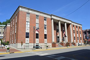 Perry County Courthouse, Hazard.jpg