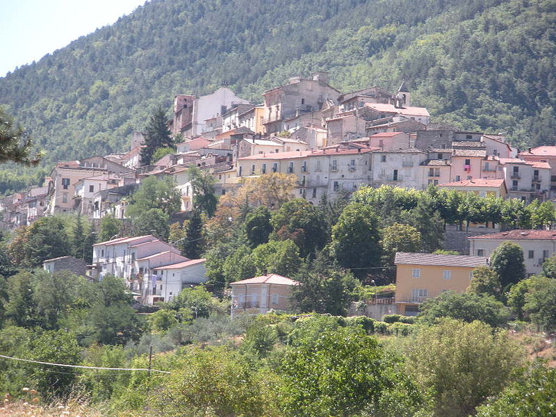 File:Pettorano sul Gizio.jpg