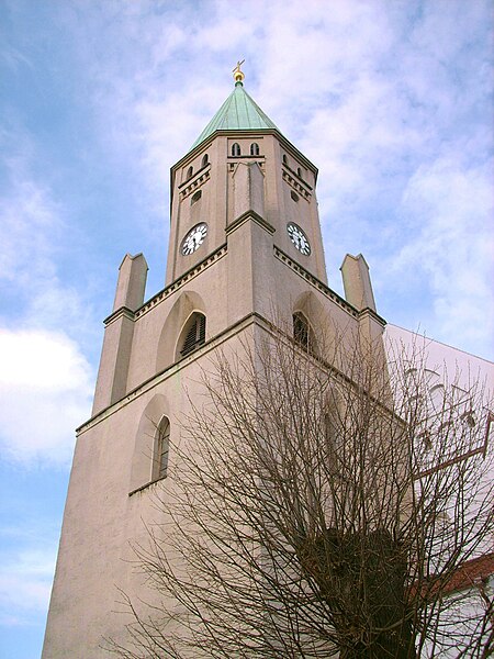 File:Pfarrkirche Wittichenau 2.JPG