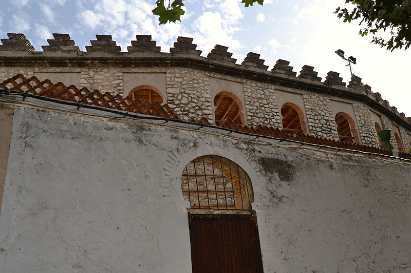 File:Plaça de bous d'Ondara, lateral exterior.JPG