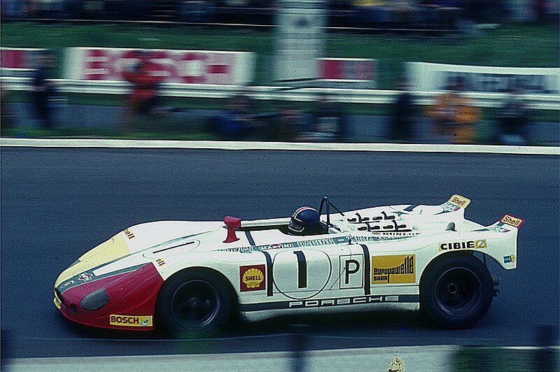 File:Porsche 908.02 - Gérard Larrousse 1970-05-31.jpg