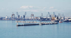 Port de Thessalonique depuis l'est (2009)