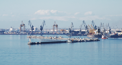 View of the port Port of Thessaloniki.png