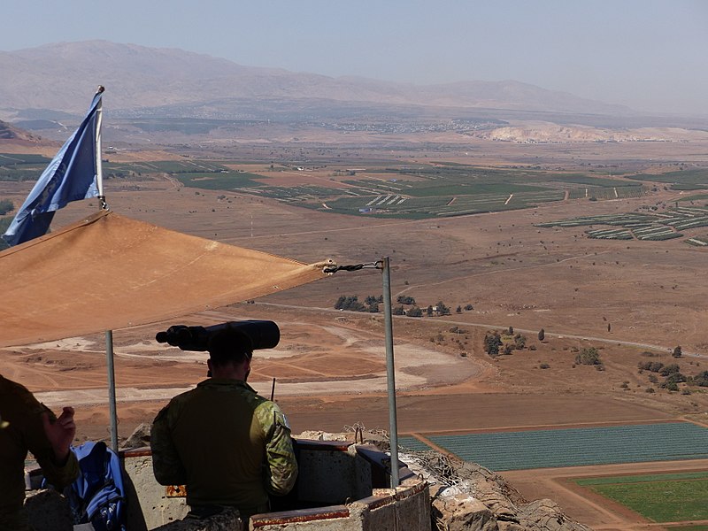 File:Puesto de observación de UNDOF en Bental, Altos del Golán, 2017 04.jpg